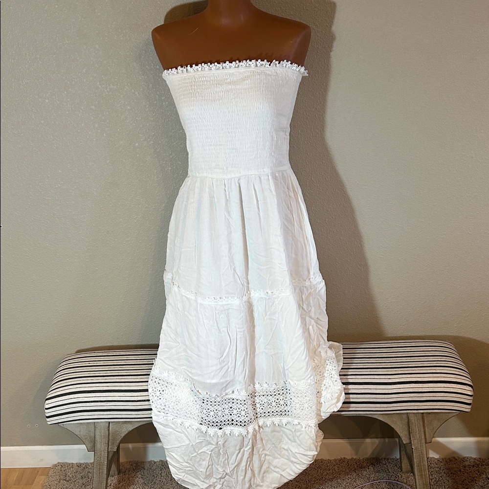 Chic Strapless White Dress